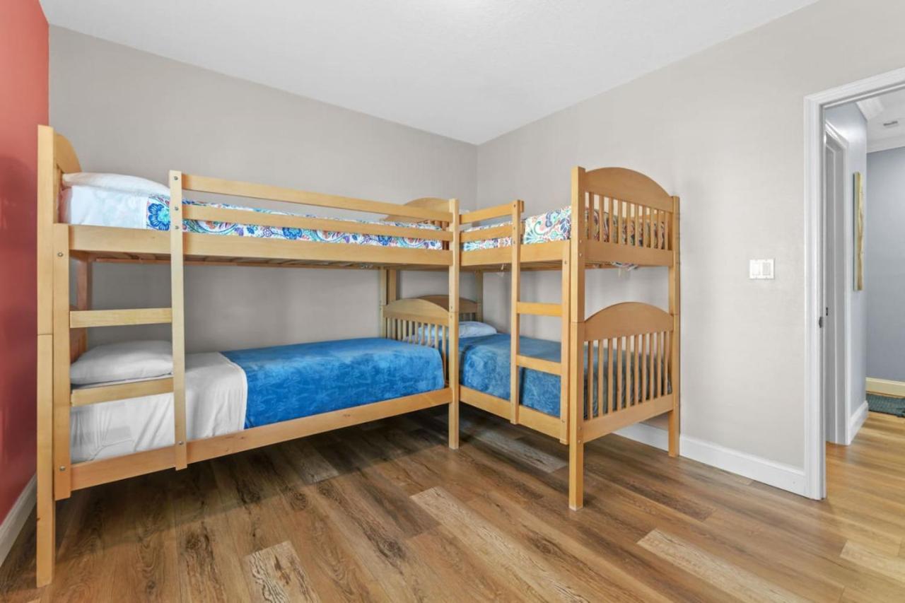 Sea Side 102 Beachfront Sleeps 8 Clearwater Beach Exterior foto