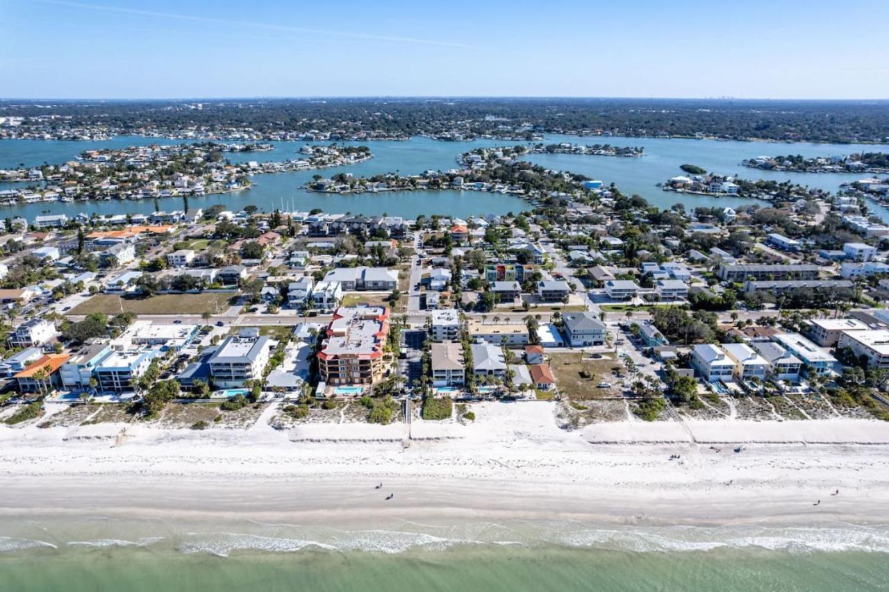 Sea Side 102 Beachfront Sleeps 8 Clearwater Beach Exterior foto
